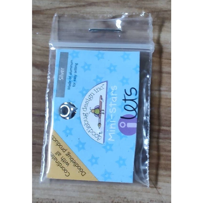 Eyelets - Mini Silver Stars from Doodlebug Designs