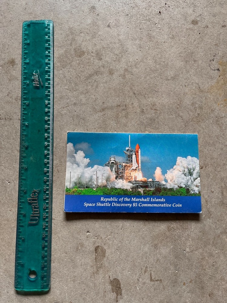 Space Shuttle Discovery Marshall Islands $5 Commemorative Coin