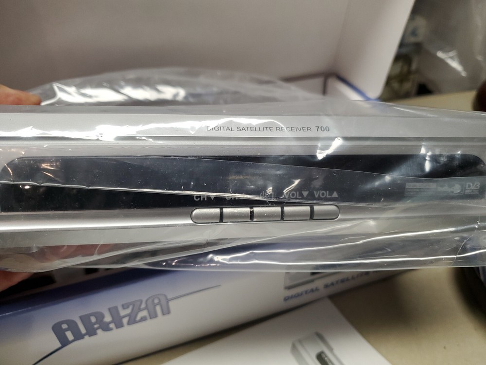 Ariza Digital Satellite Receiver Model 700 NEW