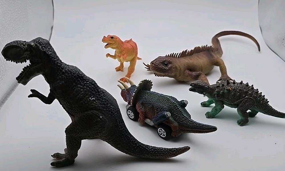 5 Random Dinosaur Toys 4"