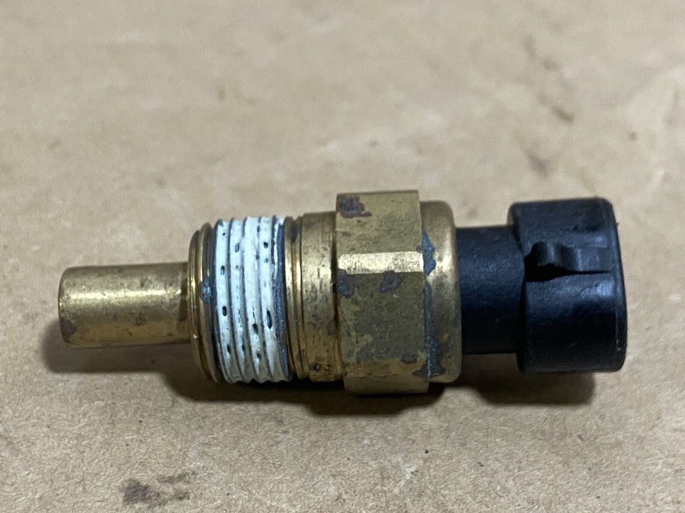 Mopar 33004281 Engine Coolant Temperature Sensor -- NOS OEM
