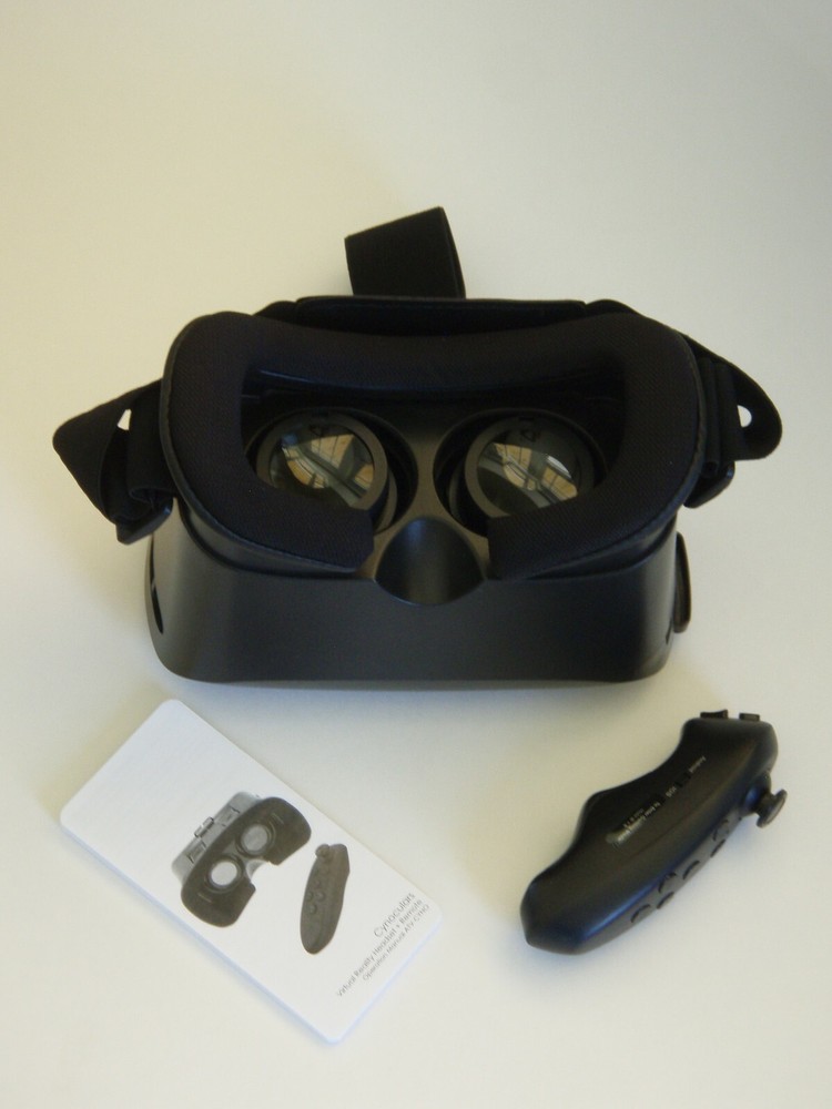 Cynoculars Virtual Reality Headset + Remote by HYPE