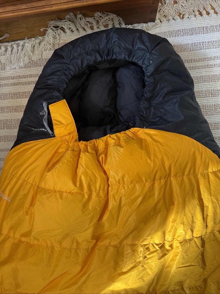 Midwest Mountaineering Down Filled Sleeping Bag. EUC