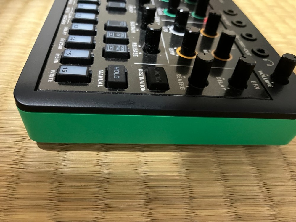 Roland S-1 Tweak Synth Compact Polyphonic Sound Module Synthesizer