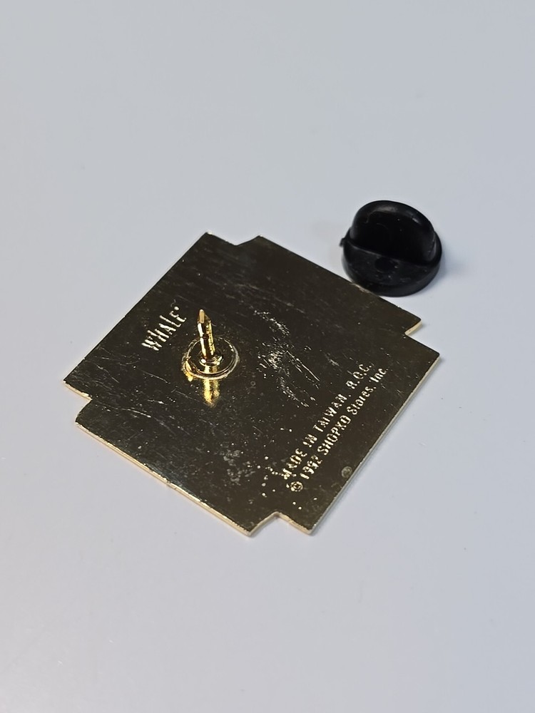 Whale Lapel Pin Thin Metal