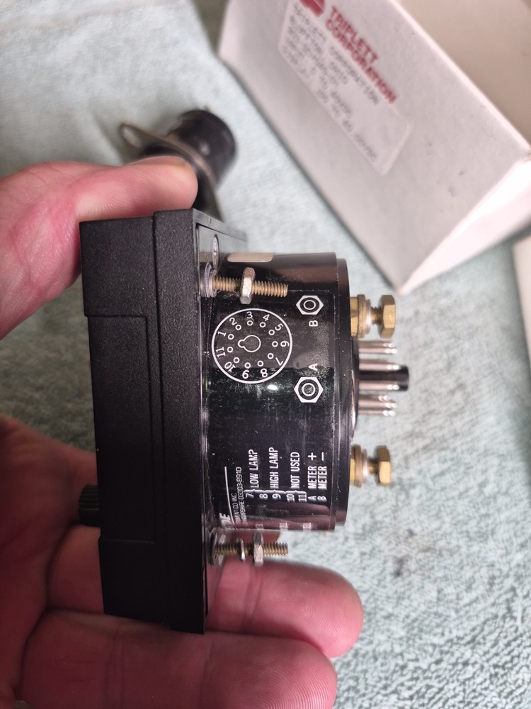 Beede Digital Voltmeter With Limits And Socket