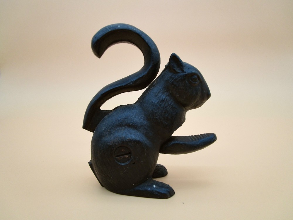 Vintage Cast Iron Squirrel Nutcracker Tail-Up Design Black Heavy Nut Cracker