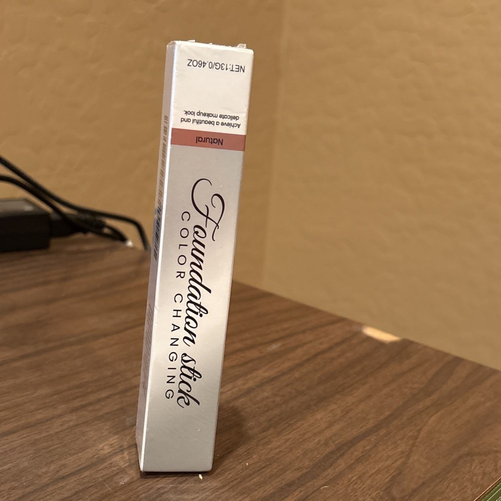 COLOR CHANGING FOUNDATION STICK