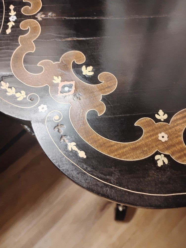 Antique English, Teapoy