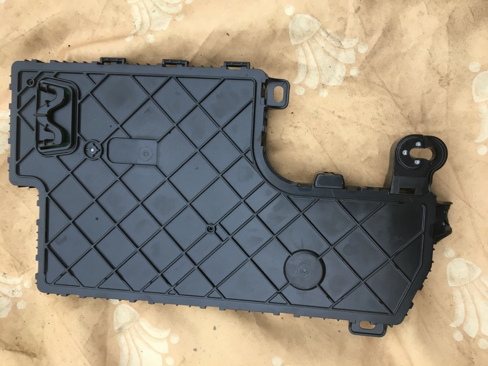 Tesla Model 3 Left Low Voltage Body Control Module ECU 1078673-00-E