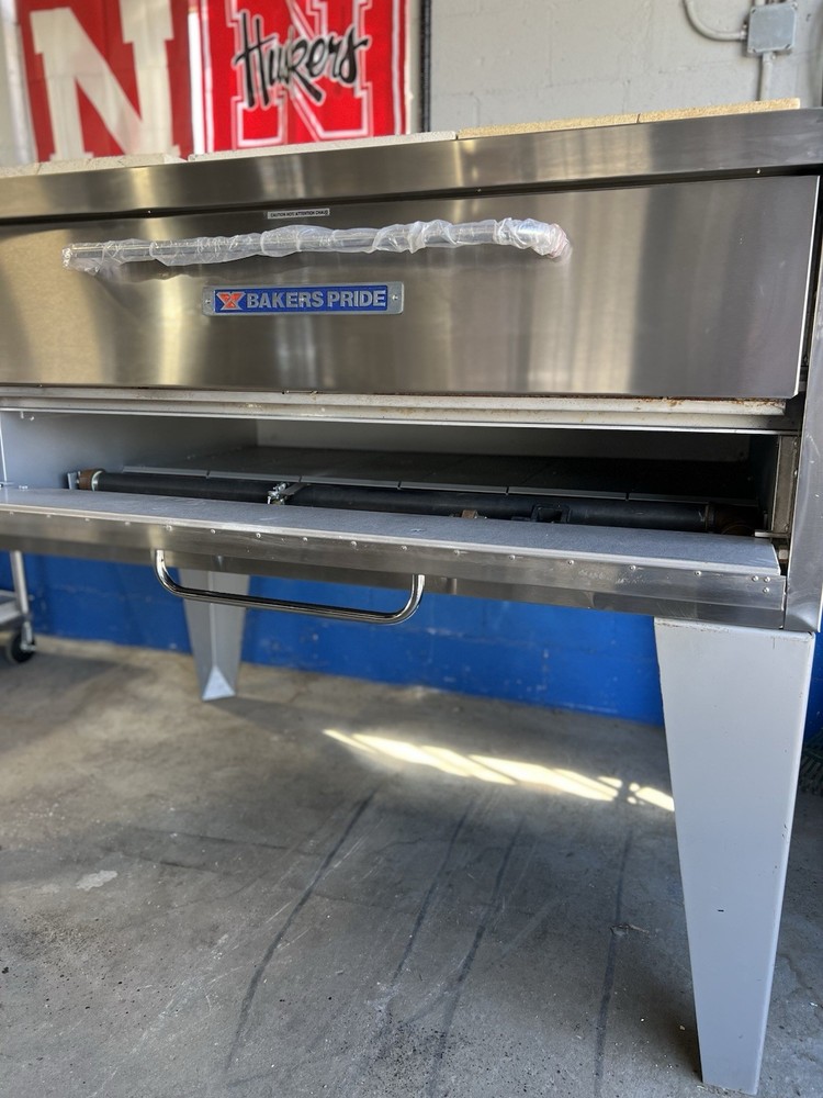 Bakers Pride 451 Natural Gas Pizza Deck Oven Single Deck 54"