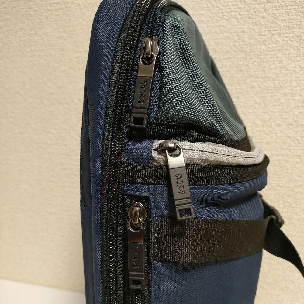 TUMI body bag slingback
