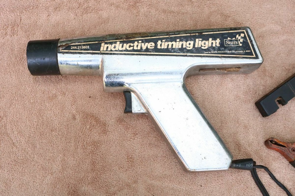 TESTED Vintage Silver INDUCTIVE TIMING LIGHT w Cables (one Clamp BROKEN) box IB