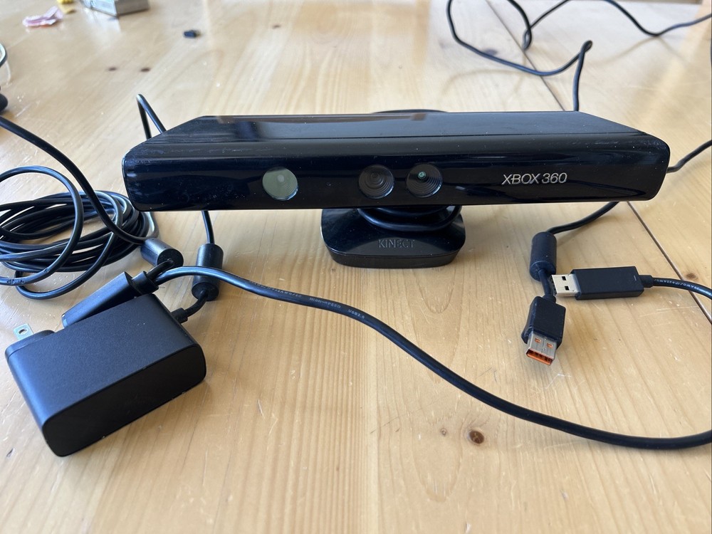 Microsoft Xbox 360 Kinect Sensor Model 1414 With Ac Adapter