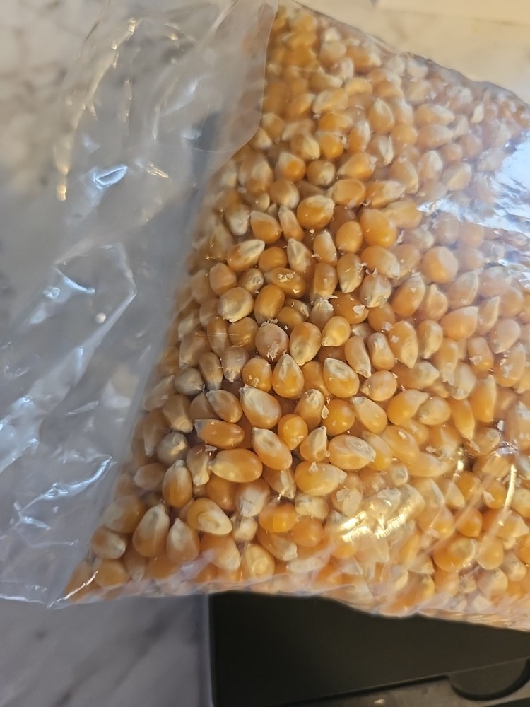 Corn Popcorn Kernels 2 lb. 5 oz. Yellow Original and Crunchy Nuts Ceylon