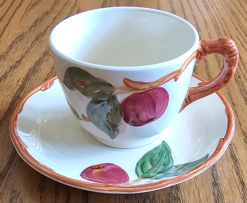 FRANCISCAN APPLE USA - 42 Pieces