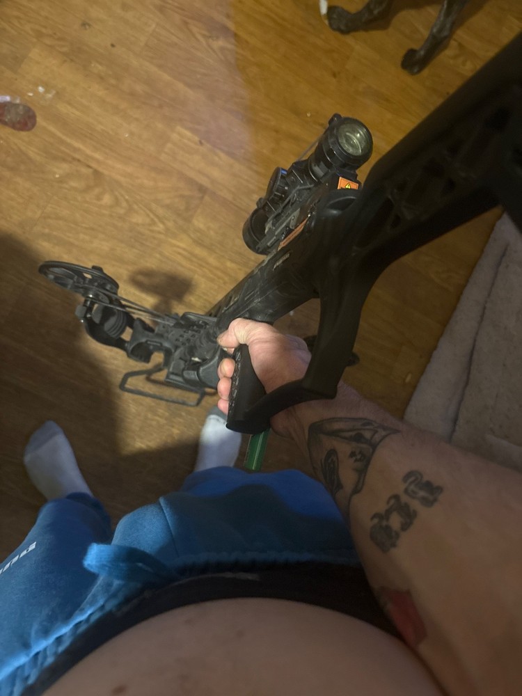 400 fps  expedition extraction 400 compound crossbow