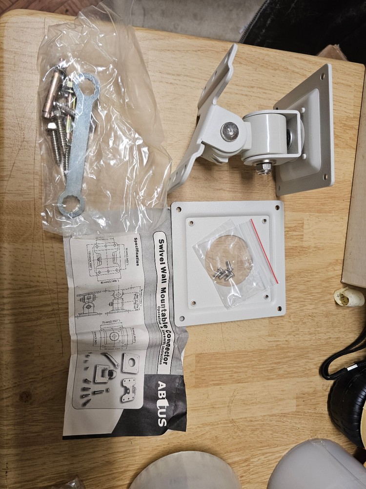 ABTUS Swivel Wall Mount Connector