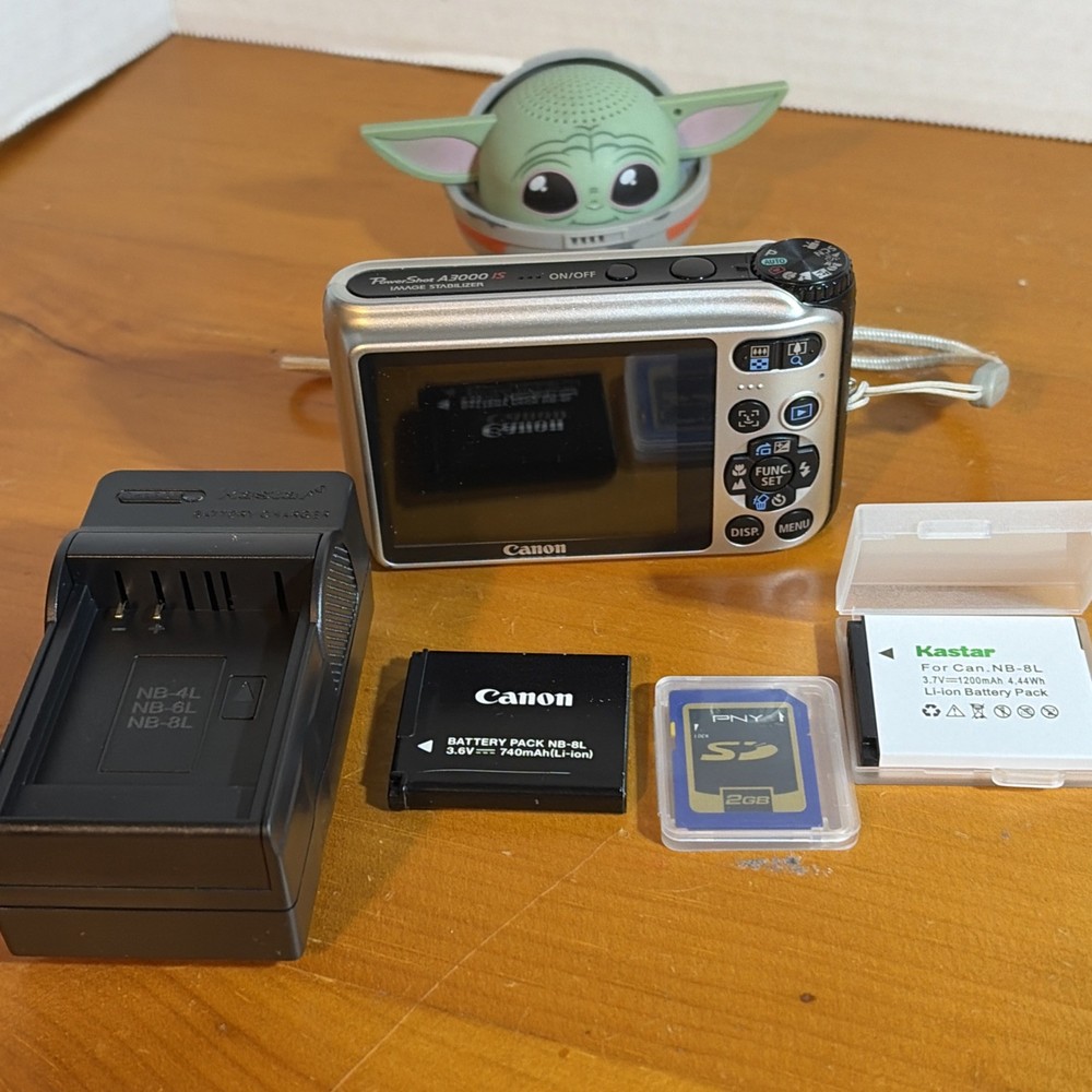 Canon PowerShot A3000 IS 10.0MP Digital Camera Bundle  TESTED"