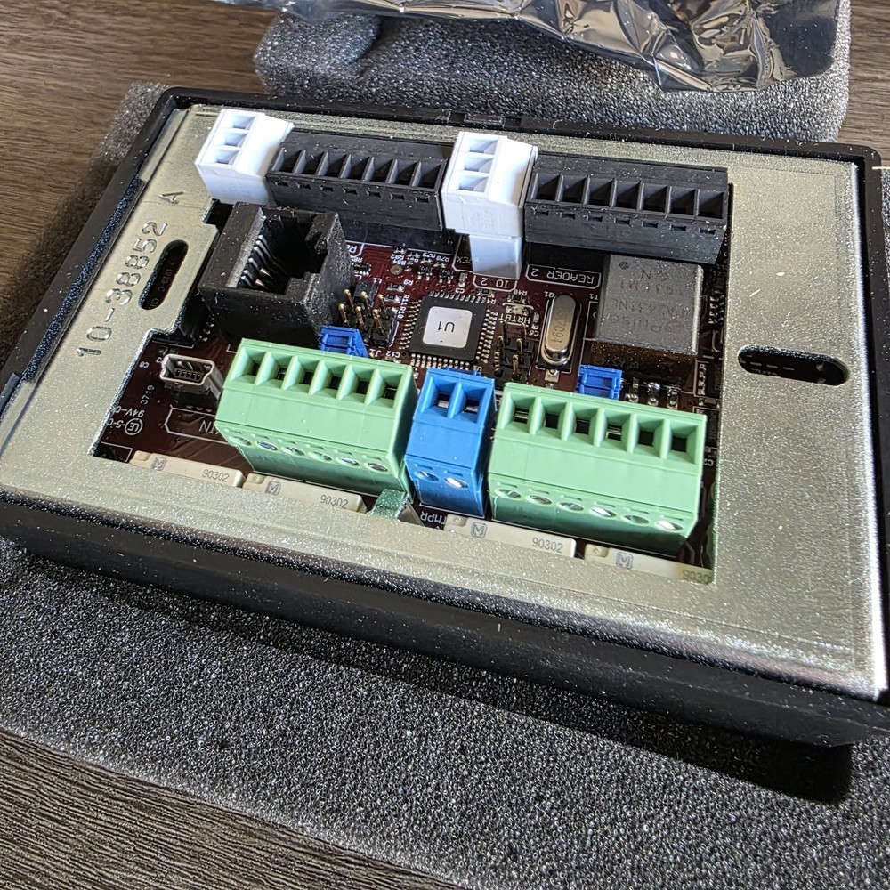 Liftmaster CAP2D Connected Access Portal 2-Door Controller 2019 Untested READ