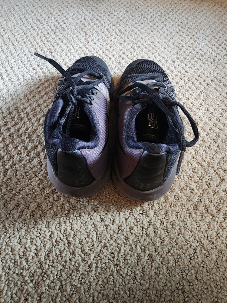 Kyrie Flytrap Black Gunsmoke Sneakers