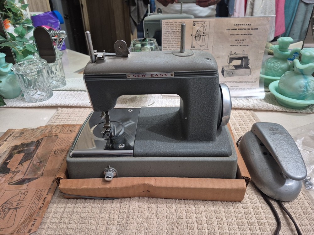 Vintage Sew Easy Model 43 Single thread sewing machine