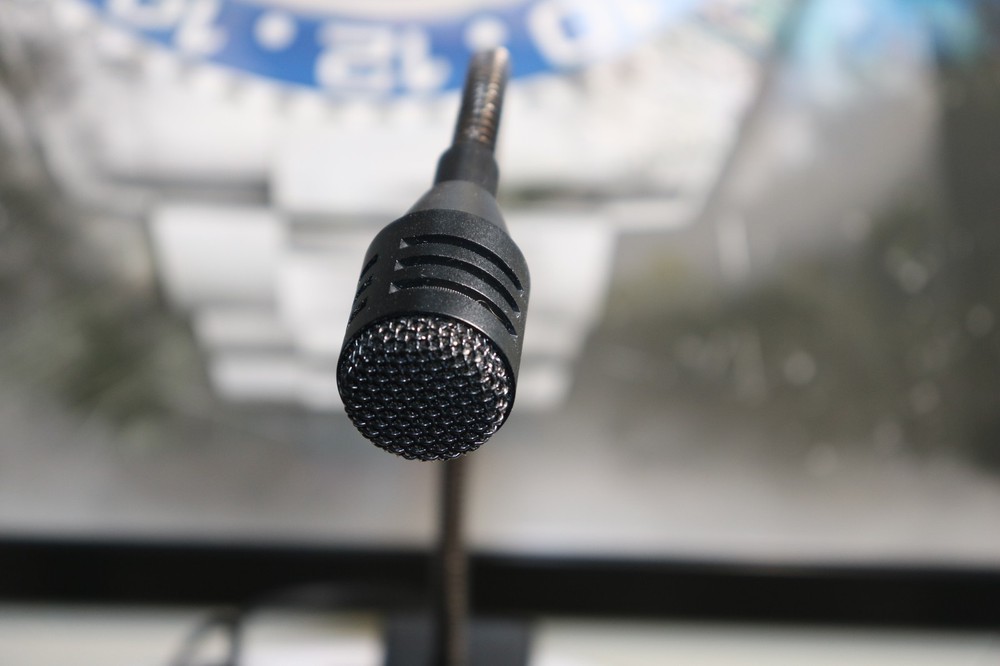 Bogen DDU250 Desktop Push-To-Talk Mic with Lock - Dynamic Uni-Directional