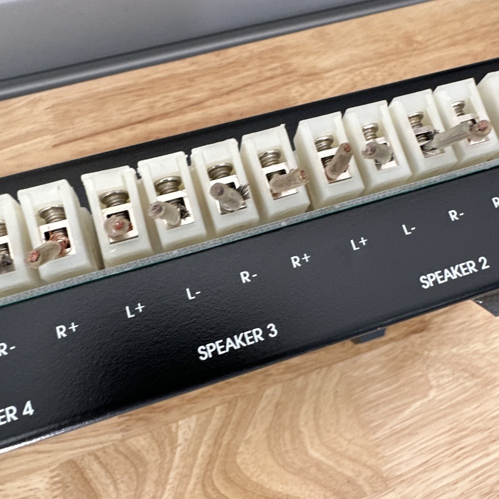 Niles HDL-6 High Definition Speaker Selection System Control Box 7 Connectors