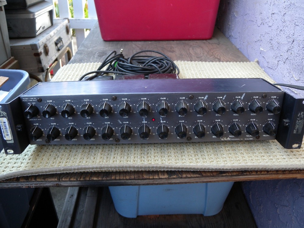 WHITE PROFESSIONAL EQUALIZER 4000. GREAT WORKED CONDITION. WITH TESTED. U.S.A