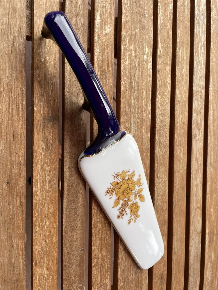 Vintage Cake Server with  flowers