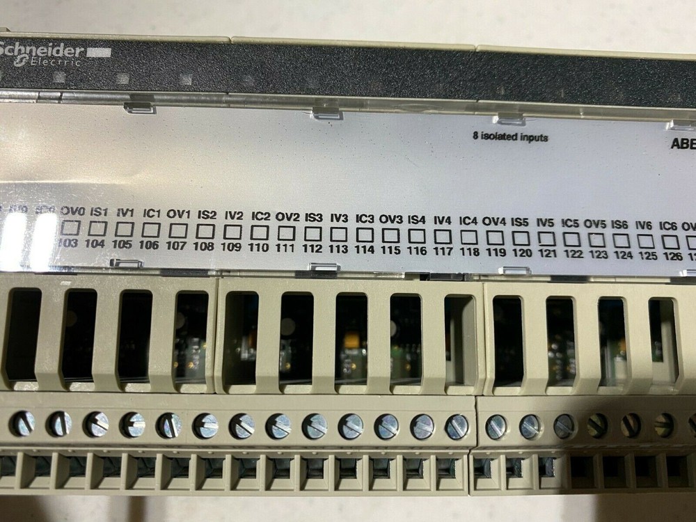 Schneider ABE7-CPA31 PV01 Analog Input Module 8 Isolated Inputs 24VDC w/Cable