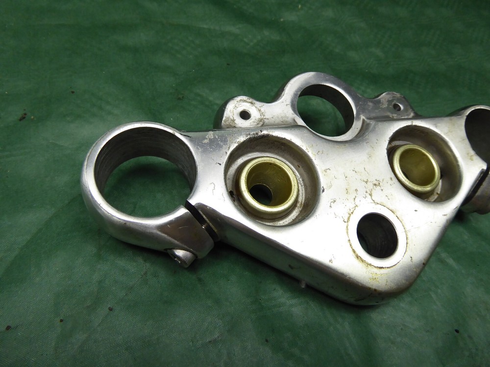 TRIUMPH THUNDERBIRD 900 LEGEND (int.c2*) FORK BRIDGE