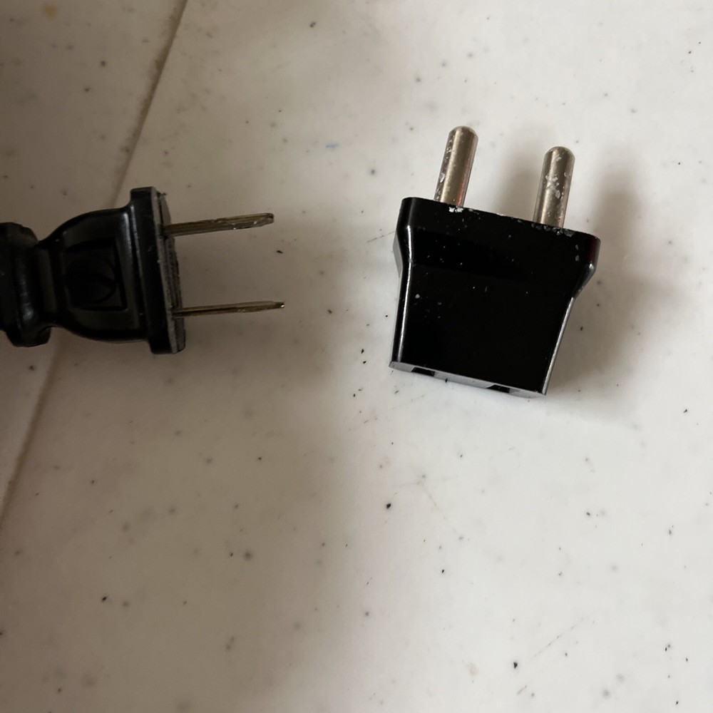 STAR CASE Travel Mini Iron With Regular/Adapter Plugs -Tested