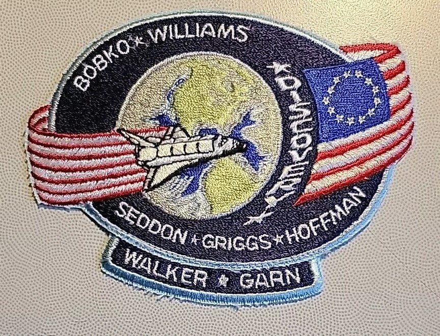 STS-51D SPACE SHUTTLE PATCH "BOBKO-WILLIAMS-SEDDON-GRIGGS-HOFFMAN-WALKER-GARN""