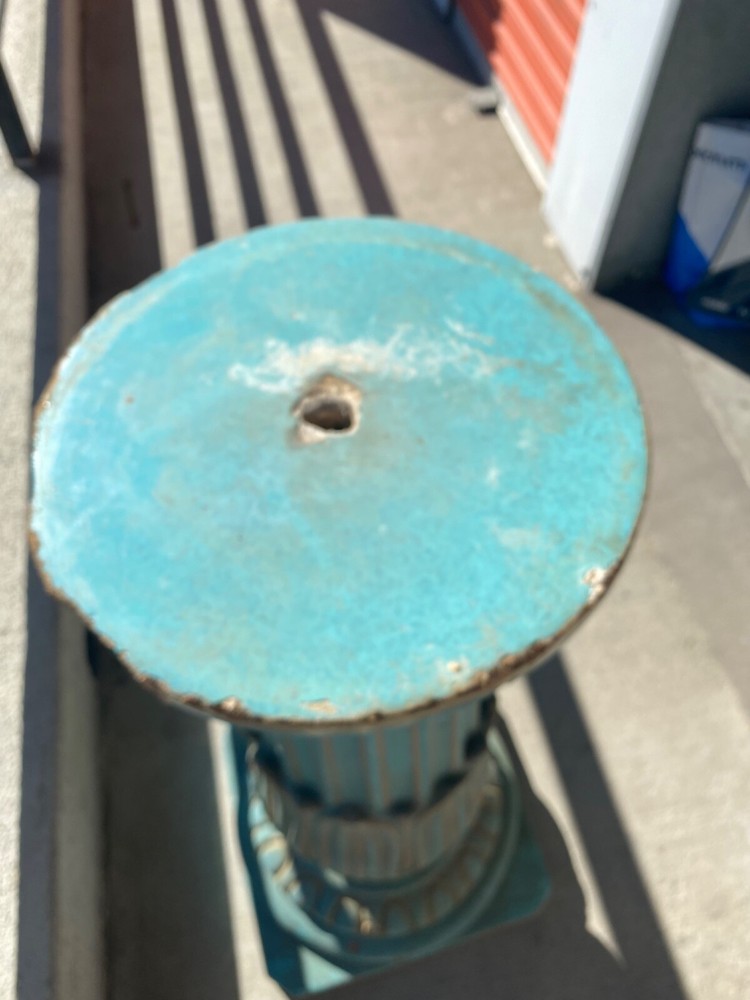 Authentic antique Mayolica column, architectural, very decorative, turquoise