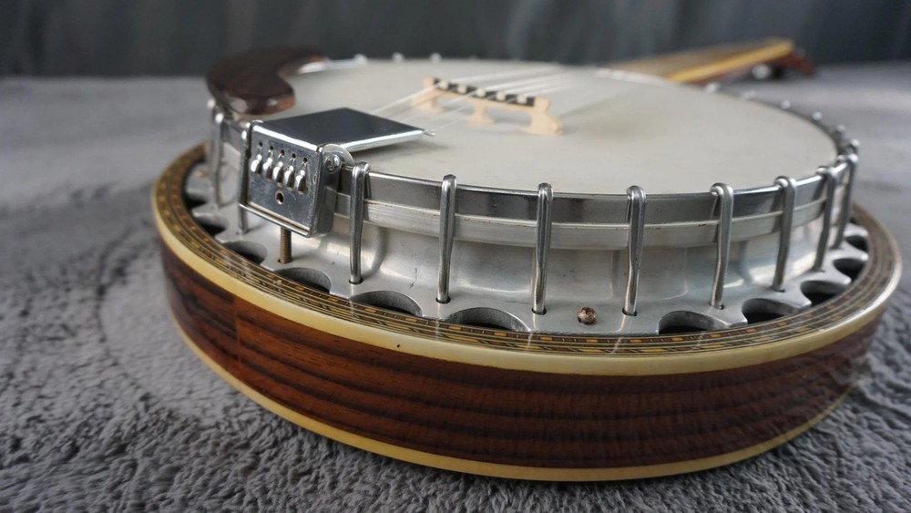 Pirles 5-String Closed Back Banjo w/ Hard Case