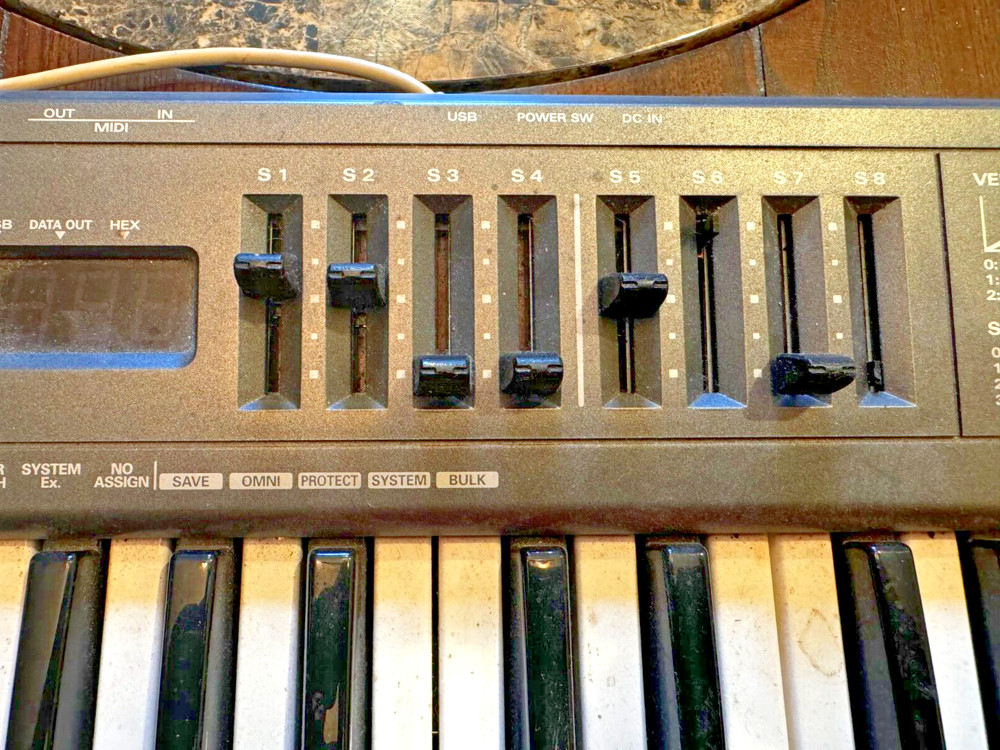 Edirol midi keyboard controller pcr-m80