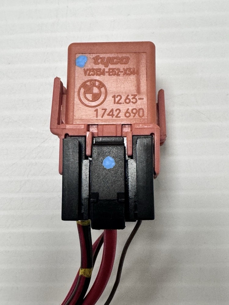 🚘 BMW E46 E81 E90 E60 E65 F01 SALMON RED MULTI PURPOSE RELAY UNIT 12631742690