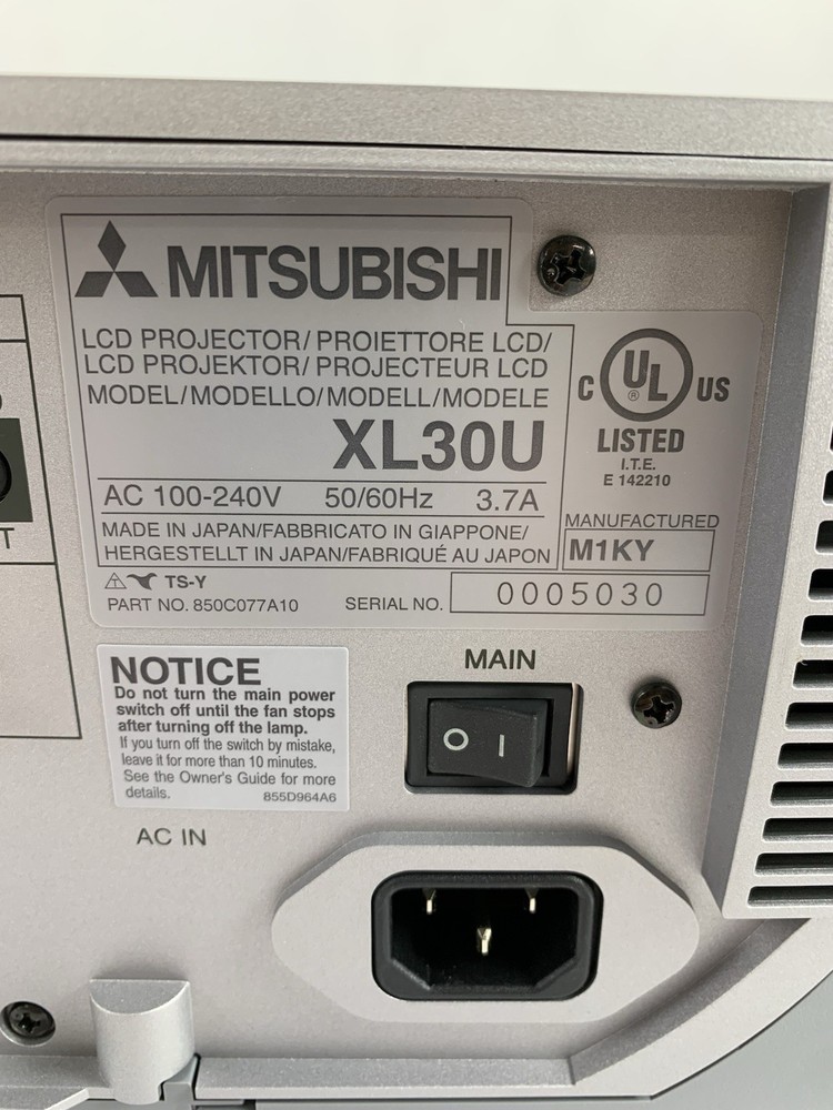 Mitsubishi Electric XL30U LCD Projector - Tested