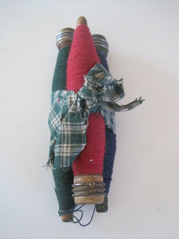Spools W/ Thread Tied Together Red Blue Linen Set 3