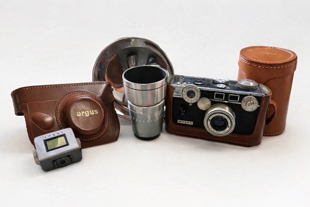Argus C3 Camera Kit w/ Flash, Lens, Meter, OG Cases– Vintage 35mm Rangefinder