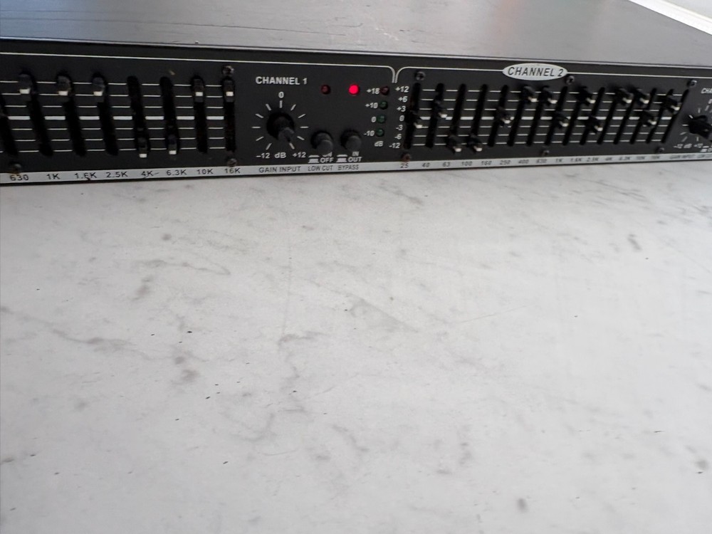 dbx Power AQ215 EQ. READ Graphic Equalizer