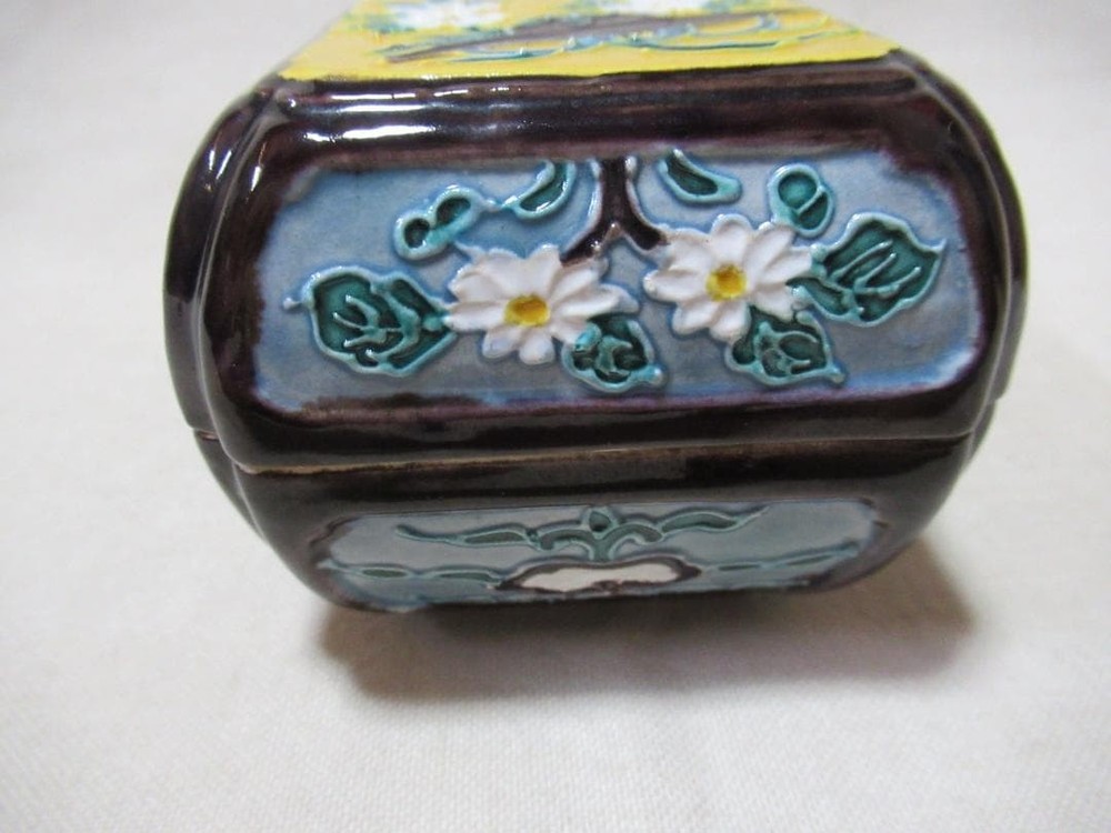 Japanese Ceramic Incense Container Floral Pattern Traditional Display Decor