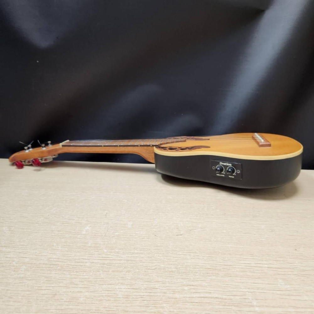 Applause Electric Ukulele Ovation UAE20