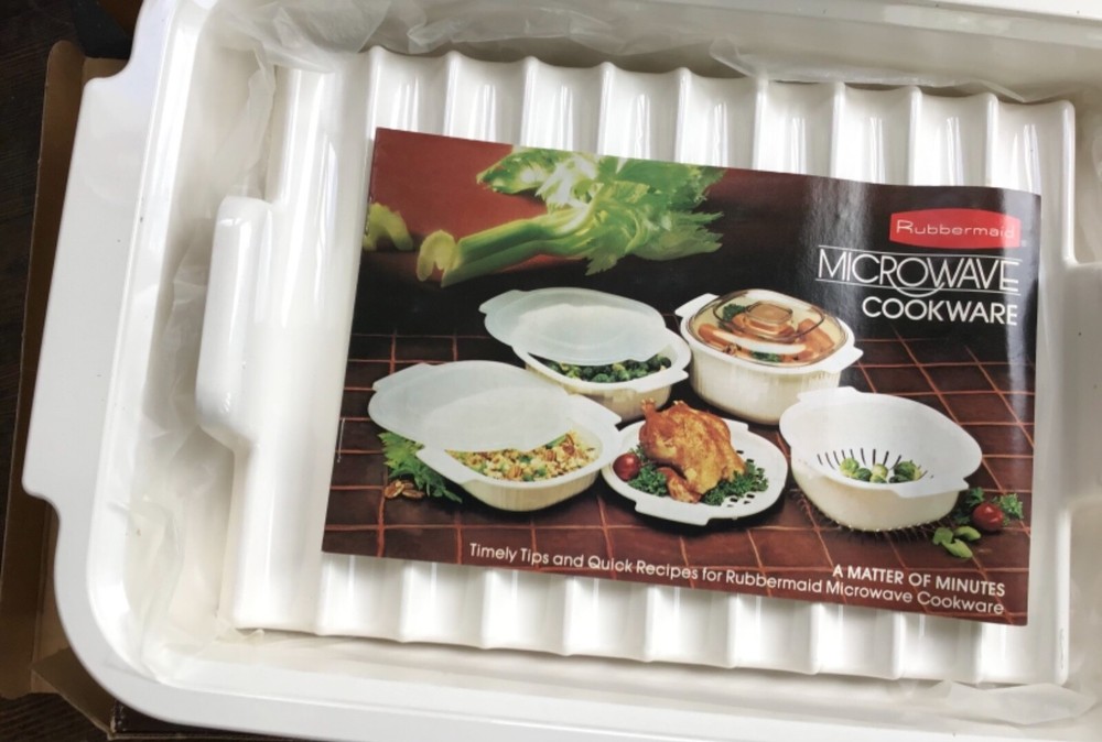 Rubbermaid Microwave Cookware 2-Piece Baking Pan & Roasting Rack No 8535 NOS