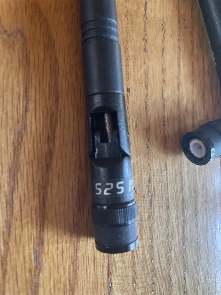 525 MHz Black Antenna