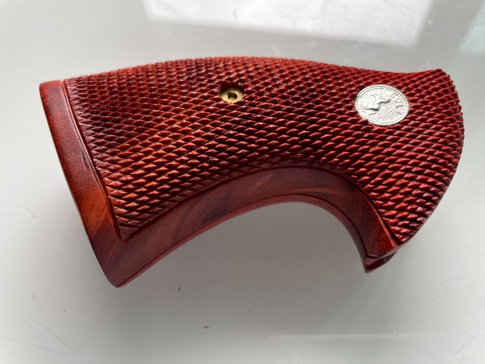New Grips For COLT PYTHON (I,E Fr ame) All checkered Hard wood, with medallion