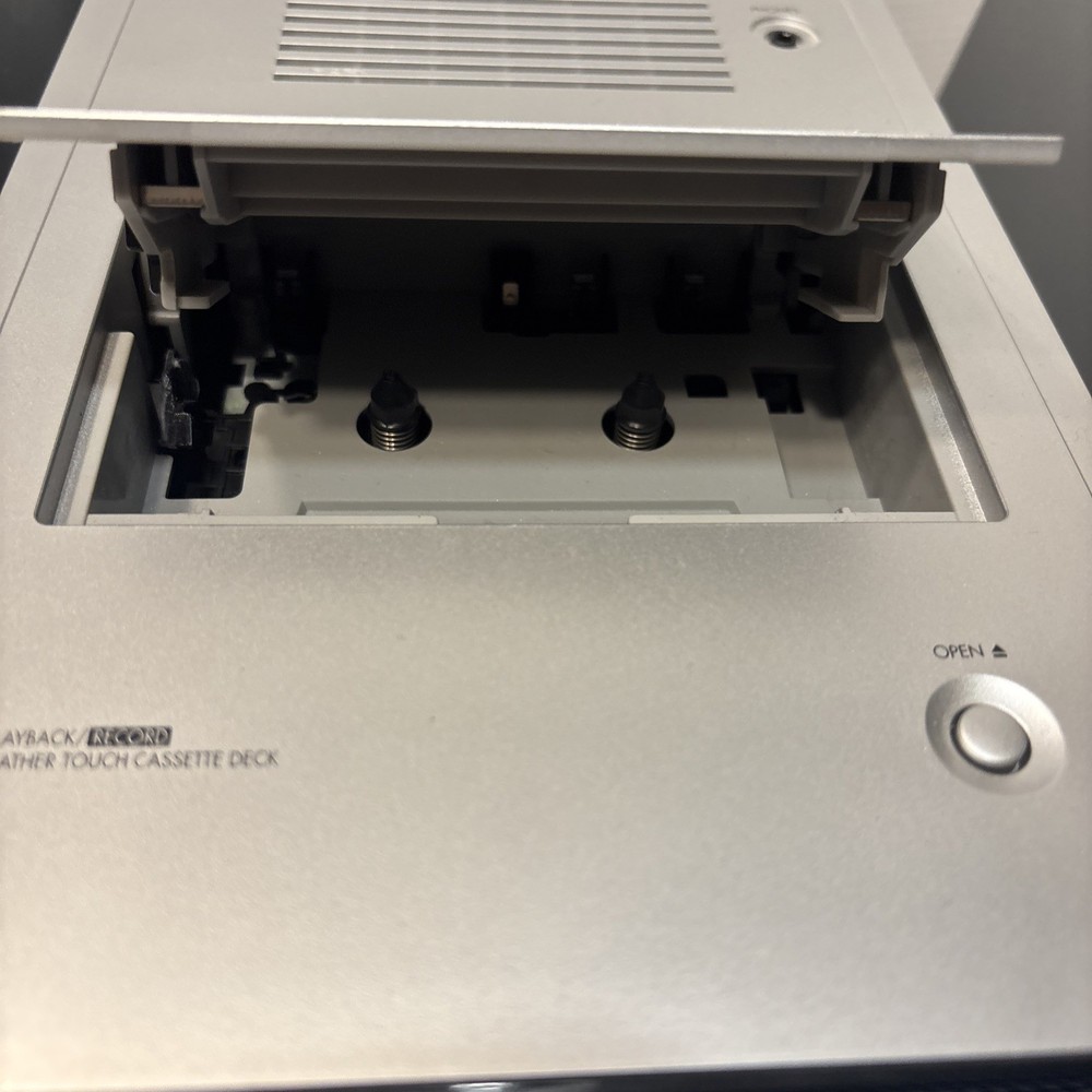 PANASONIC CD STEREO SYSTEM SA-PM31 - 5 CD CHANGER - CASSETTE - MP3, See Pics!!