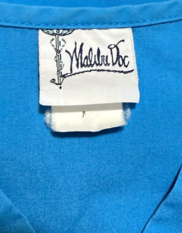 Mailbu Doc Scrub Top Medical Uniform Blue V-neck Medium