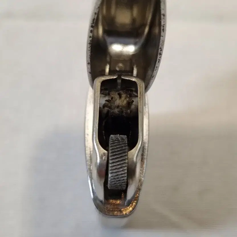 Lonsden Typhoon Oil Lighter 2